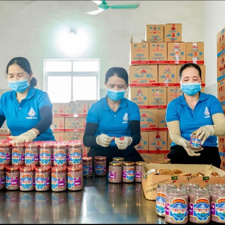 Cách giữ hương vị đặc trưng mắm tôm của Ba Làng TH