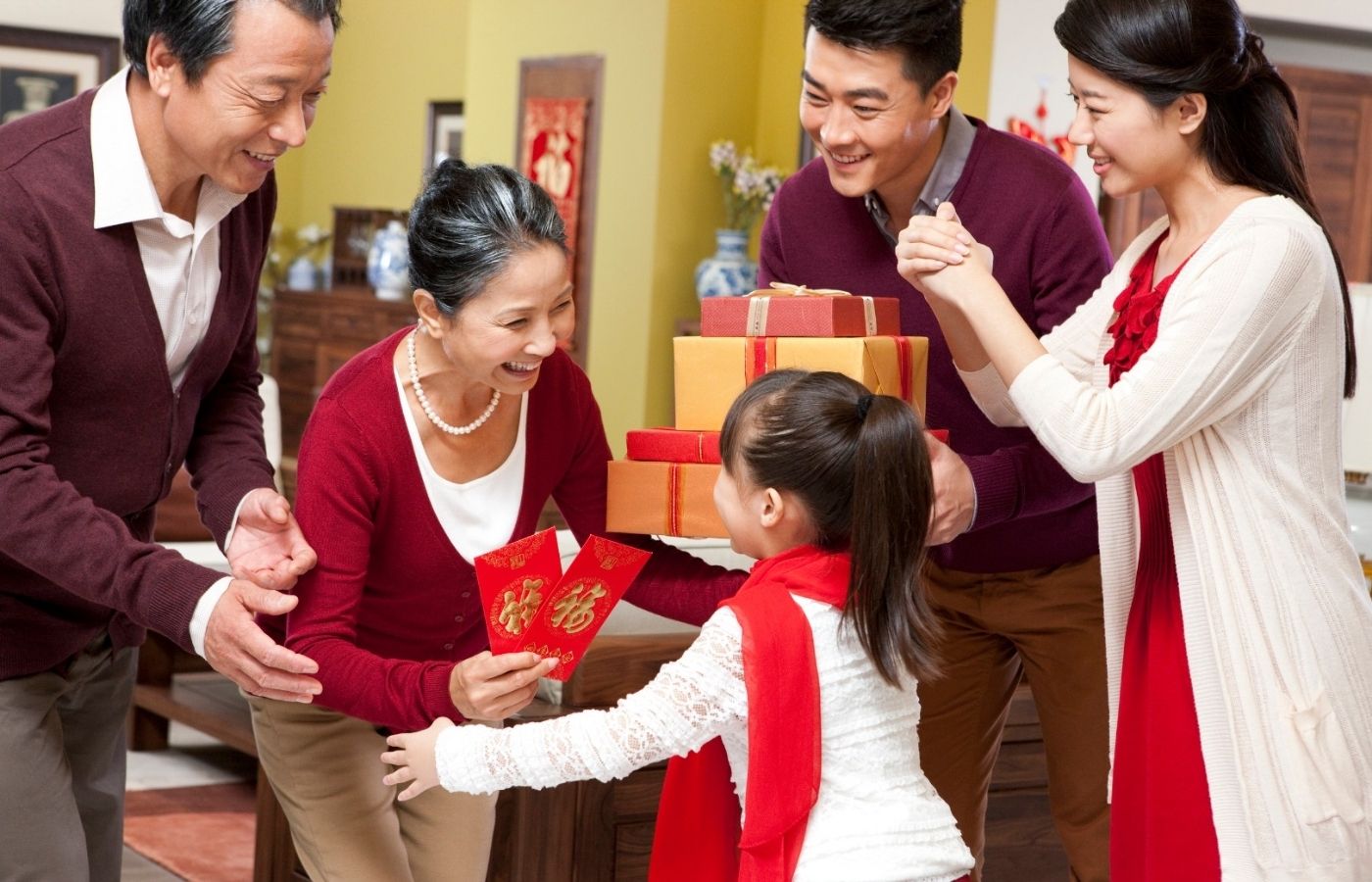 Ý Nghĩa Văn Hóa Quà Tết Trong Truyền Thống Người Việt