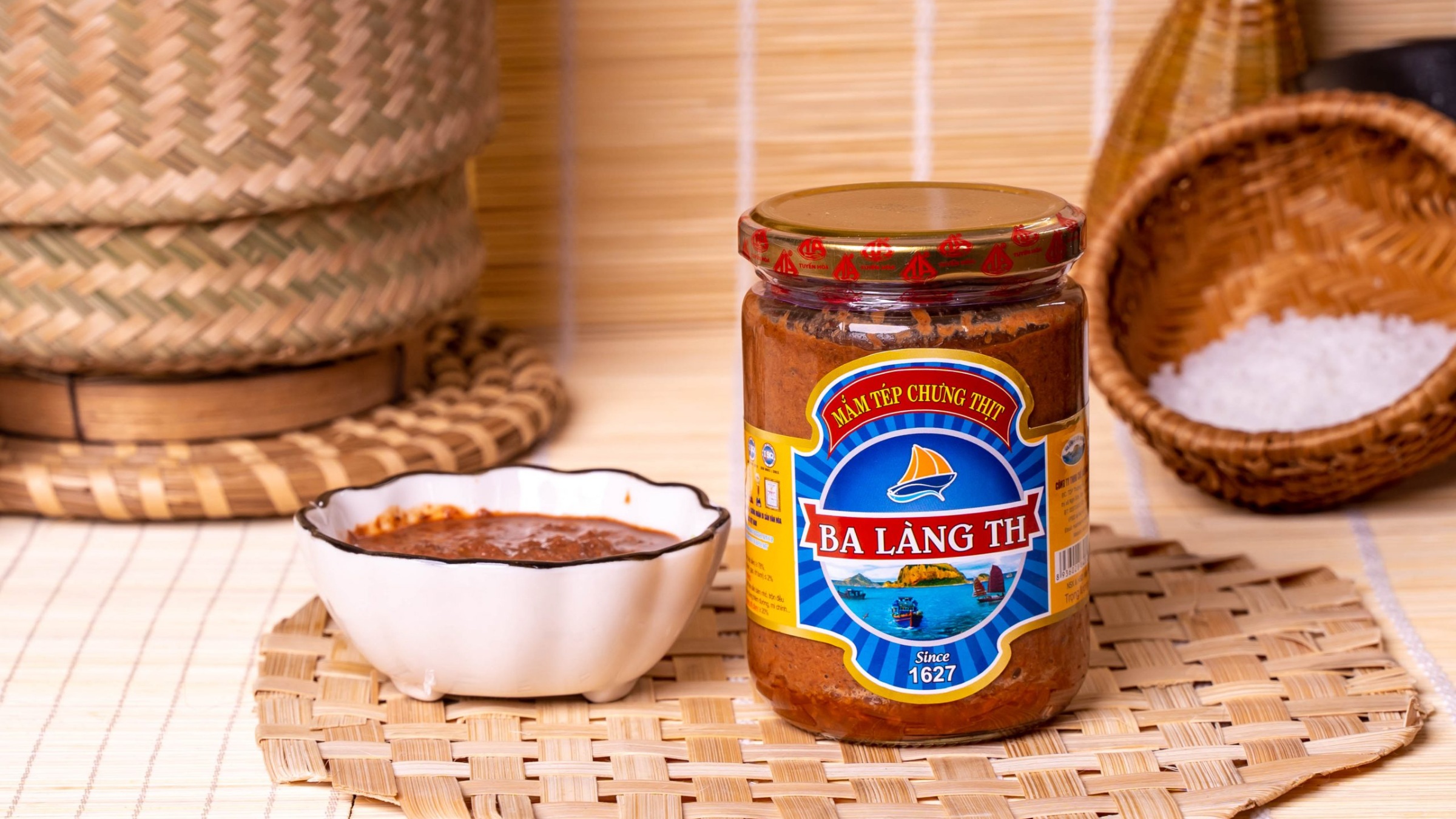 Vùng đất xứ Thanh không chỉ níu chân du khách bởi những bãi tắm đẹp mê hồn mà còn bởi các khu bảo tồn thiên nhiên hoang sơ và các công trình kiến trúc cổ kính. Bài viết dưới đây sẽ tổng hợp chi tiết Top 10 địa điểm du lịch Thanh Hoá đẹp & nổi tiếng nhất 2026, giúp bạn dễ dàng lên kế hoạch cho chuyến đi sắp tới của mình.